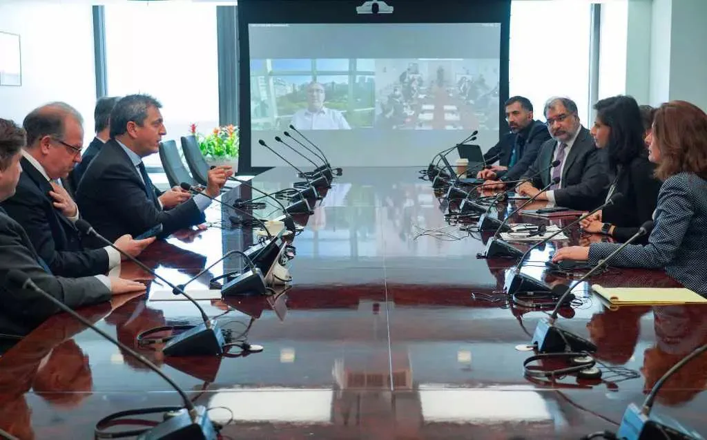 multimedia.normal.9f55975bbb30904f.53657267696f204d61737361207920464d49206279204e415f6e6f726d616c2e77656270