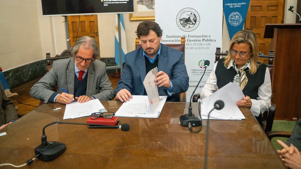 Foto 2 - Galoppo junto a Arístides Lasarte (Defensoría Santa Fe) y Marcia Lopez (Defensoría Paraná)